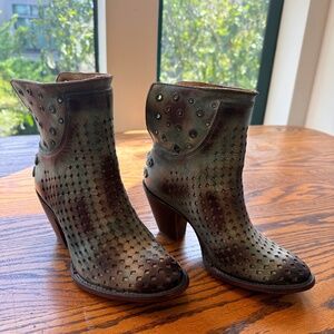 Corral 8 Women's Heeled Leather Boots Turquoise Brown Textured Boho Chic